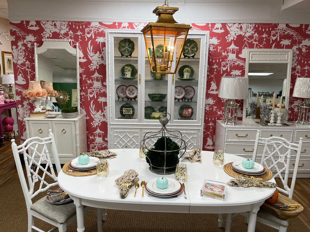 Embracing Chinoiserie in Decorating with Vintage Interior Design